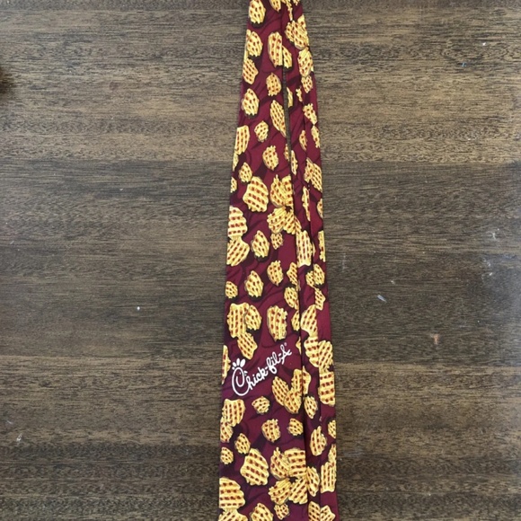 Vintage Chick-fil-a waffle fry tie - Picture 2 of 3